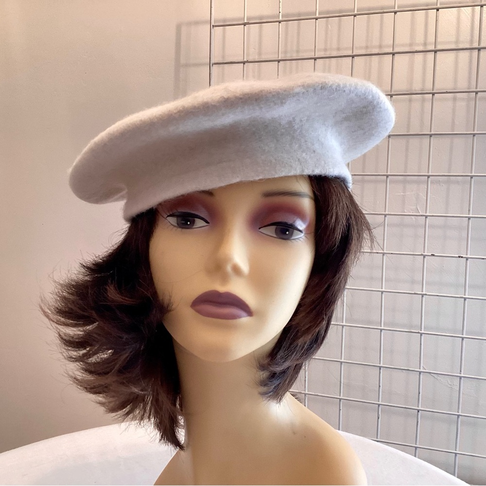 White Beret Medium NWOT